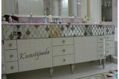 Antiik- ja toonitud peeglitest vitraaž kapile
