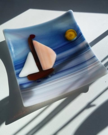 Väike alus "Laevuke kuupaistel"