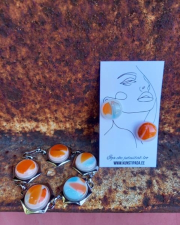 Kõrvarõngad ja käevõru