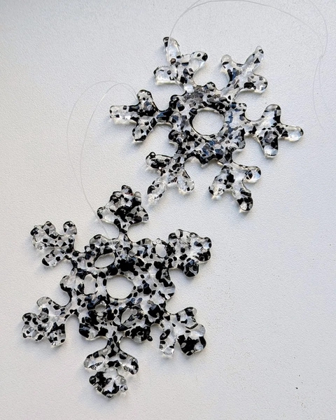 Jäälilled, musta täpilised