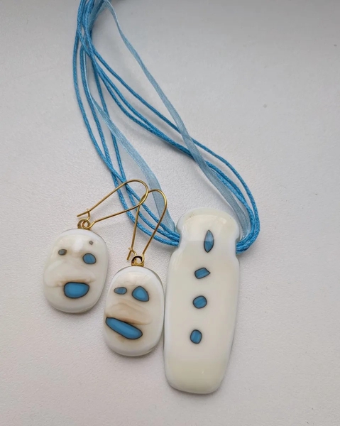 Kõrvarõngad + kaelaehe